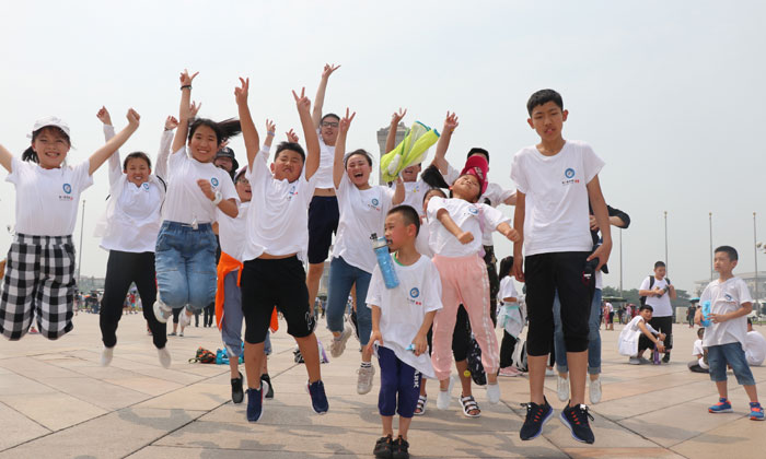 潮汕心智夏令營(yíng)告訴家長(zhǎng)如何鼓勵(lì)孩子.jpg
