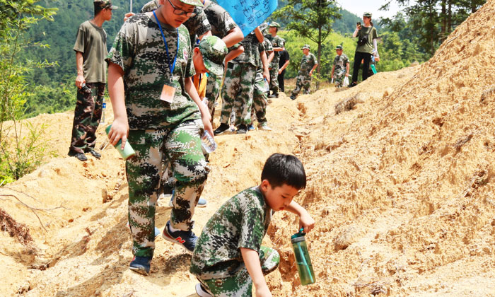 小精英軍事夏令營的安全保障.jpg