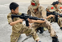 參加成都兒童軍訓夏令營好不好
