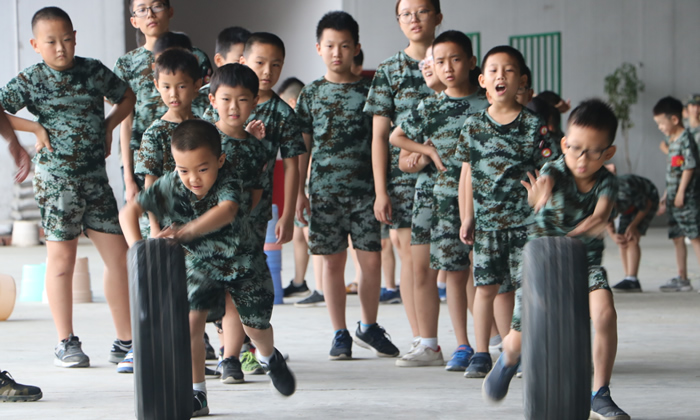 成都軍事夏令營(yíng)有哪些