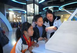 成都小學生夏令營啟迪孩子的科學思維