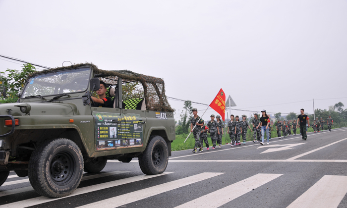 暑期成都軍事夏令營哪家好.jpg