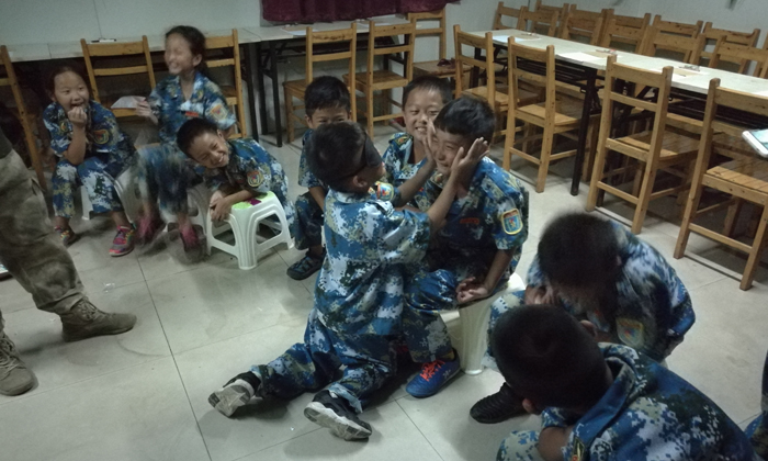 中小學(xué)生參加成都軍事拓展訓(xùn)練營(yíng)的意義.jpg