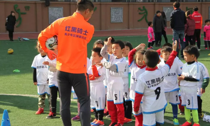 2024成都小學(xué)生足球夏令營(yíng)