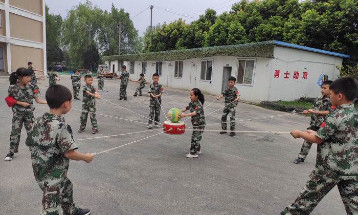 成都軍事夏令營(yíng)