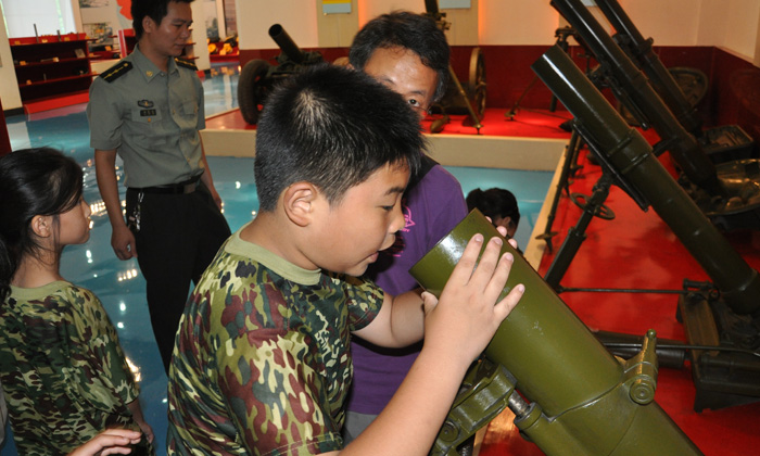 成都軍事拓展夏令營.jpg