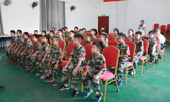六歲適合參加軍事夏令營(yíng)嗎