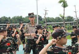 郴州軍事夏令營提升孩子抗挫折能力！