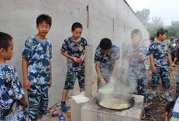 吃苦夏令營中的趣味活動