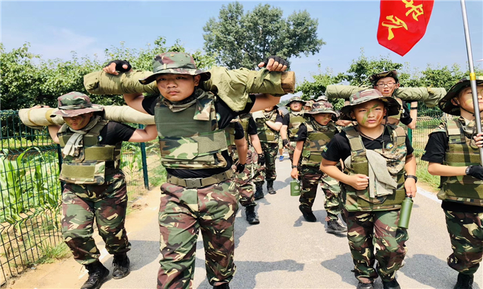 來吃苦夏令營體驗(yàn)一次心靈之旅吧！.jpg