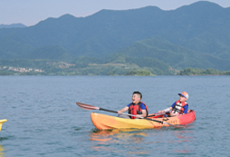 水中徜徉