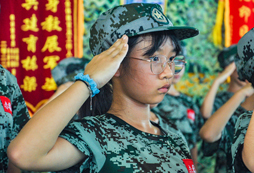 女兵