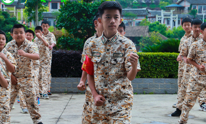 重慶軍訓(xùn)夏令營如何選擇