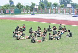 重慶中學生夏令營活動塑造軍人形象