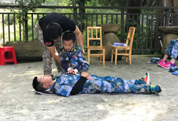 滁州軍事夏令營(yíng)全面的改變中小學(xué)生的惰性