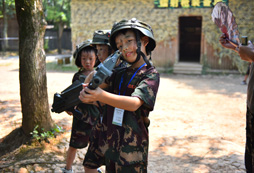 超級軍營軍事夏令營培養(yǎng)孩子軍人精神