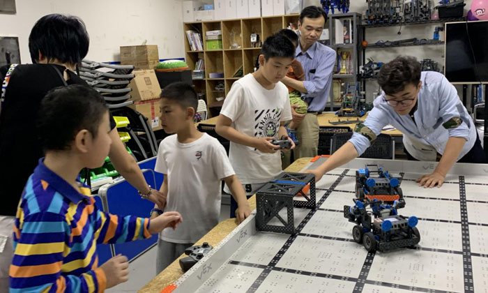 小學(xué)生創(chuàng)客編程夏令營報名多少錢