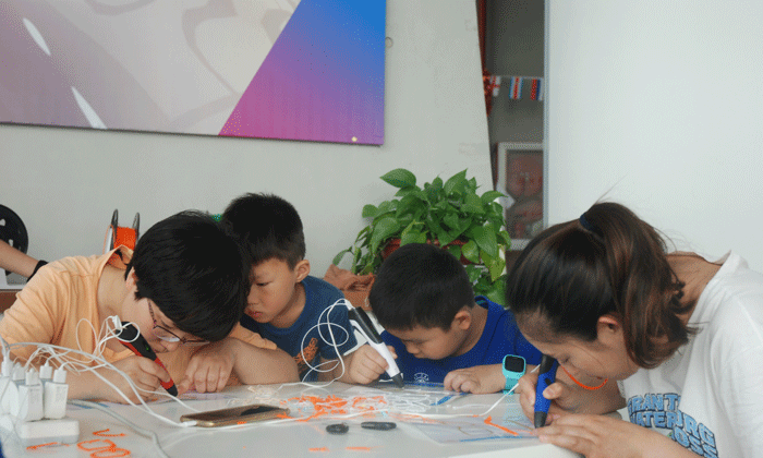 小學(xué)生創(chuàng)客編程夏令營報名多少錢