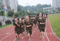 參加成都小學(xué)生軍事夏令營的好處