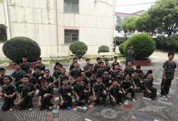 參加大理中學生夏令營體驗軍旅生活
