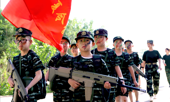 信號(hào)旗軍事夏令營(yíng)