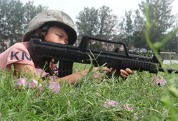 參加登封中學生夏令營塑造孩子軍人榮譽感