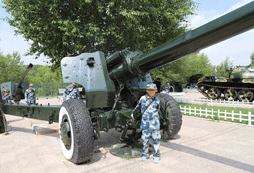近距離接觸軍事武器