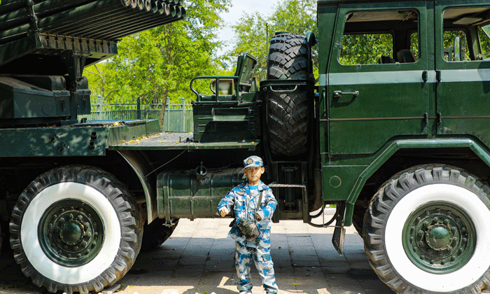參觀軍事武器
