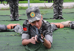 參加東北軍事夏令營讓孩子更加自律、感恩