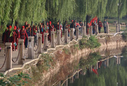 向前沖