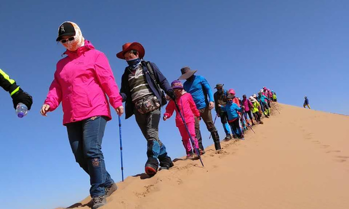參加敦煌沙漠親子夏令營體驗(yàn)不一樣的沙漠之旅！.jpg