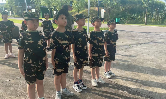 兩周兒童軍訓夏令營哪家好