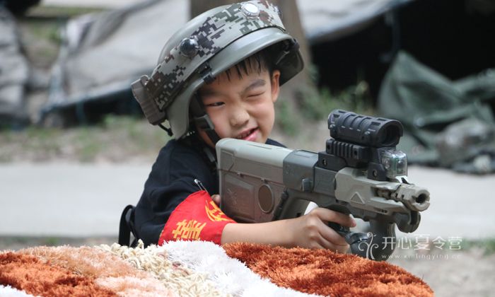 兒童軍事夏令營(yíng)活動(dòng)