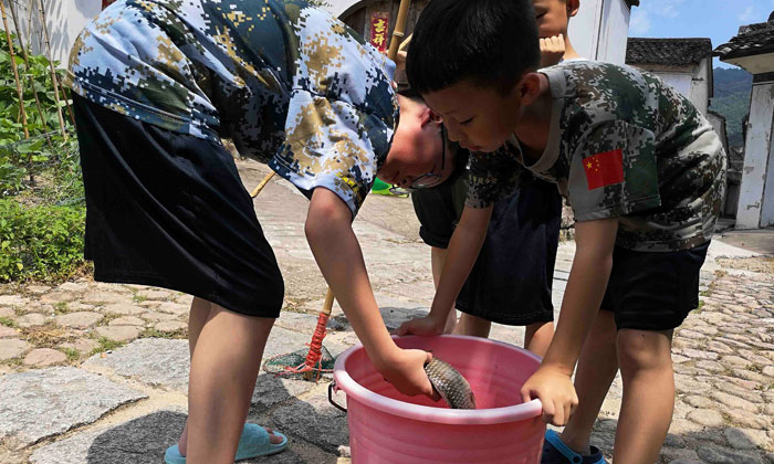 孩子什么年齡夏令營最好
