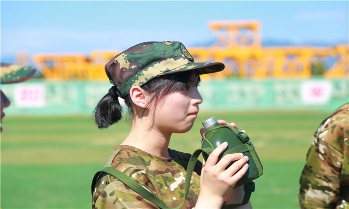 國內(nèi)兒童夏令營.jpg