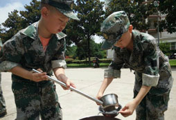 假期來贛州小學(xué)生軍事夏令營當(dāng)兵！