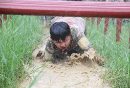 防城港小學(xué)生軍事夏令營樹立孩子保家衛(wèi)國意志