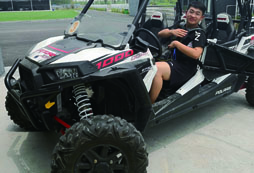 欣賞特警叔叔飛車