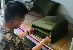 軍事化集體生活