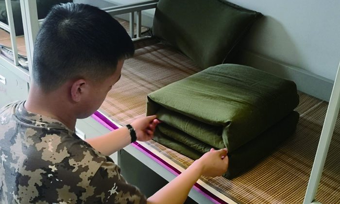 軍事化集體生活