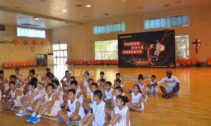 籃球戰(zhàn)術(shù)之穿過配合