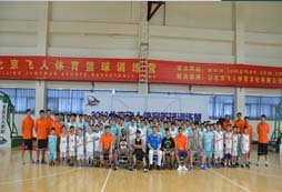 籃球戰(zhàn)術(shù)之穿過配合