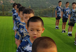 南安附近中小學(xué)生參加哪個(gè)軍事夏令營(yíng)比較好？