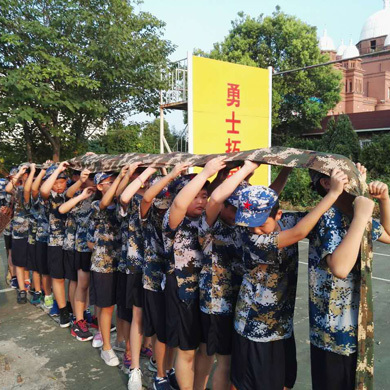 參加阜陽(yáng)軍旅夏令營(yíng)養(yǎng)成良好行為習(xí)慣