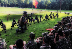 方陣特訓軍事夏令營孩子還習慣養(yǎng)成的舞臺