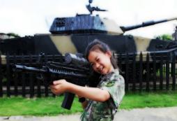 方陣特訓用軍人優(yōu)秀品質(zhì)點亮少年人生