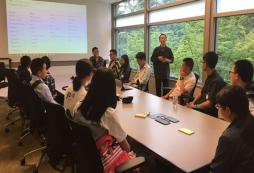 跟隨香港研學(xué)冬令營(yíng)近距離接觸金融精英人士