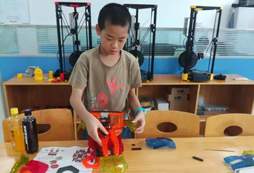 喜愛科技的小少年