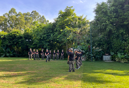 軍事訓練中