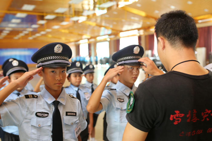 廣東青少年警訓(xùn)夏令營